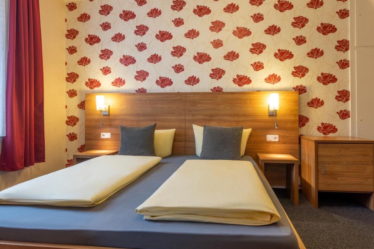 Zur Lindenau Pensión 3*