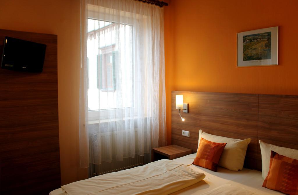 Pensión Zur Lindenau 3*