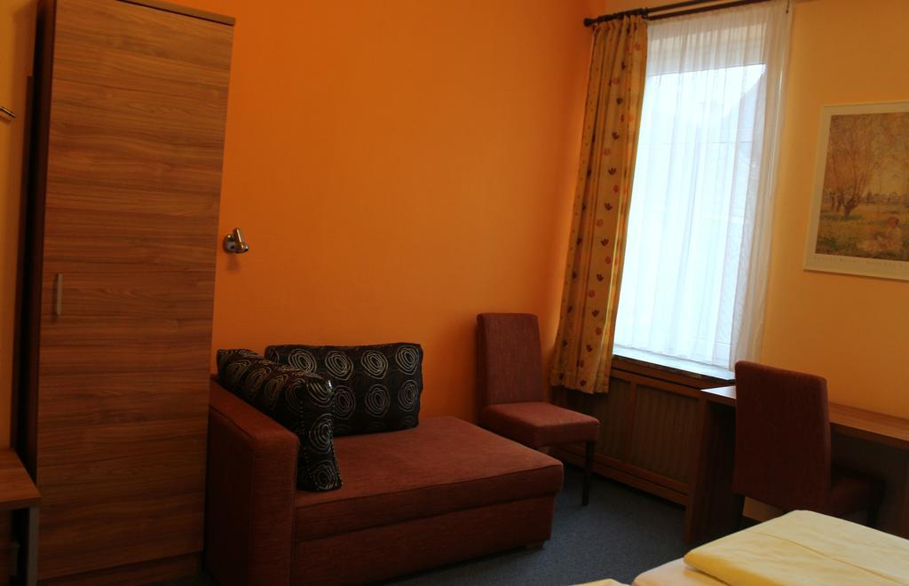 Pensión Zur Lindenau 3*